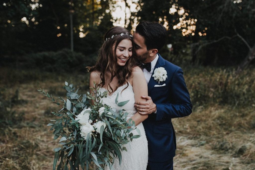 wedding photographer mallorca photographs a couple in palma de mallorca